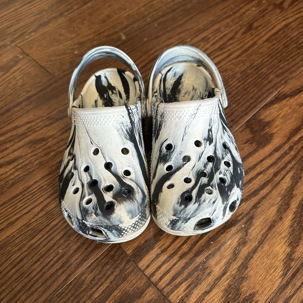 CROCS Kids marbled crocs